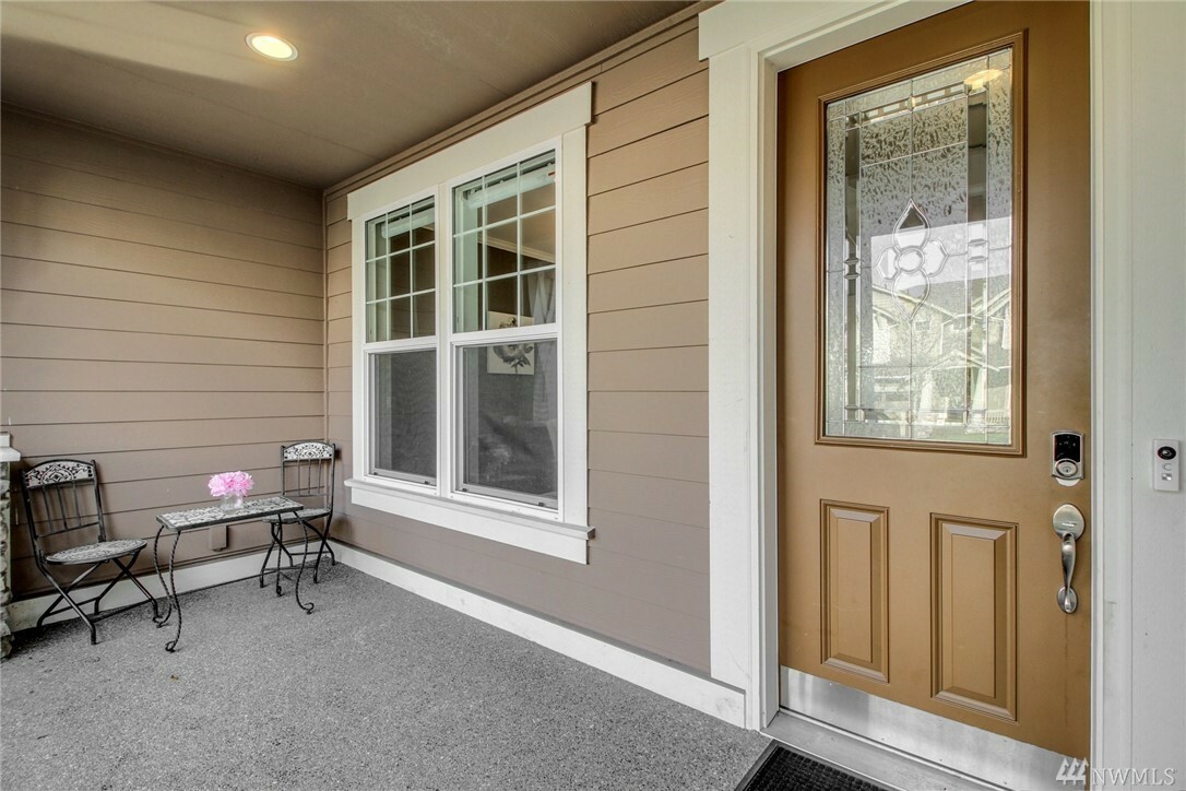 Property Photo:  5211 NE 7th Ct  WA 98059 