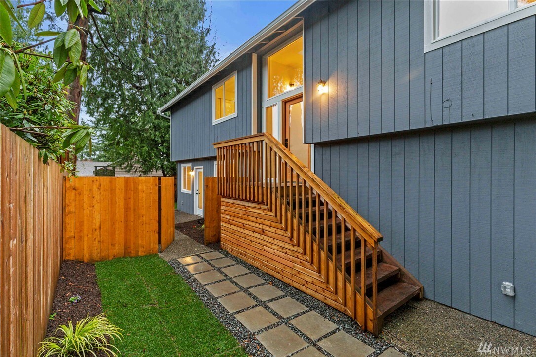 Property Photo:  3848 NE 87th St  WA 98115 