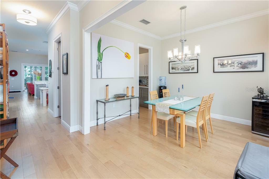 Property Photo: 920 S Kentucky Avenue FL 32789