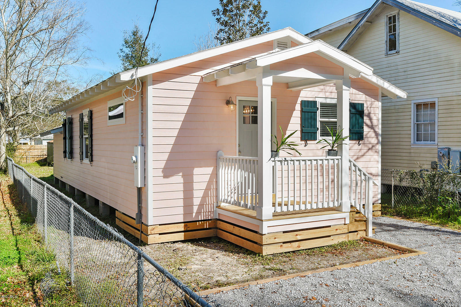 Property Photo:  319 Easterbrook Street  MS 39520 