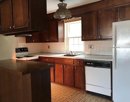 Property Photo: 3 Drummer Road B5 MA 01720