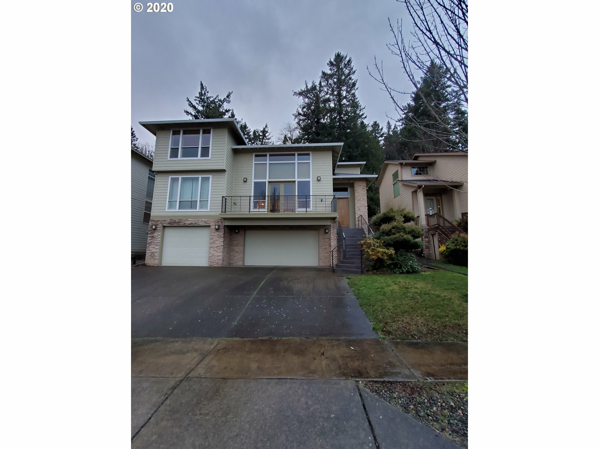 Property Photo:  2383 SW Border Way  OR 97080 
