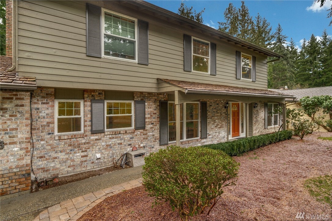 Property Photo: 2413 209th Place NE WA 98074
