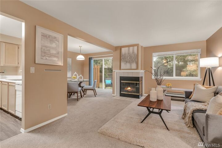 Property Photo:  927  132nd Street SW L5  WA 98204 