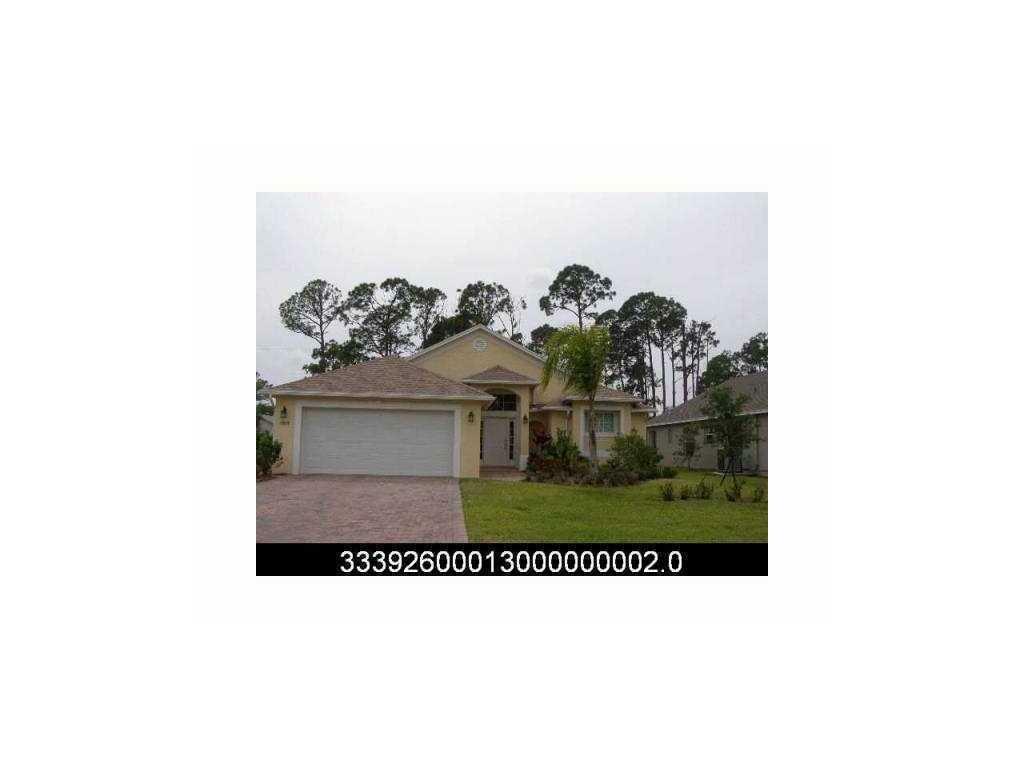 Property Photo: 1515 16th Court SW FL 32962