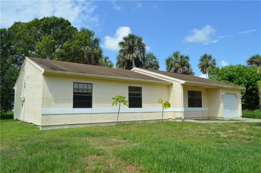 Property Photo:  826 George Street  FL 32958 