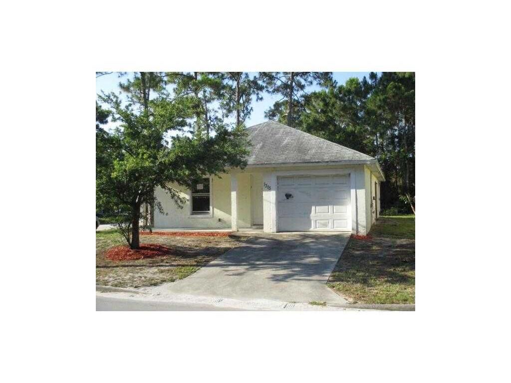 Property Photo:  1315 11th Street SW  FL 32962 