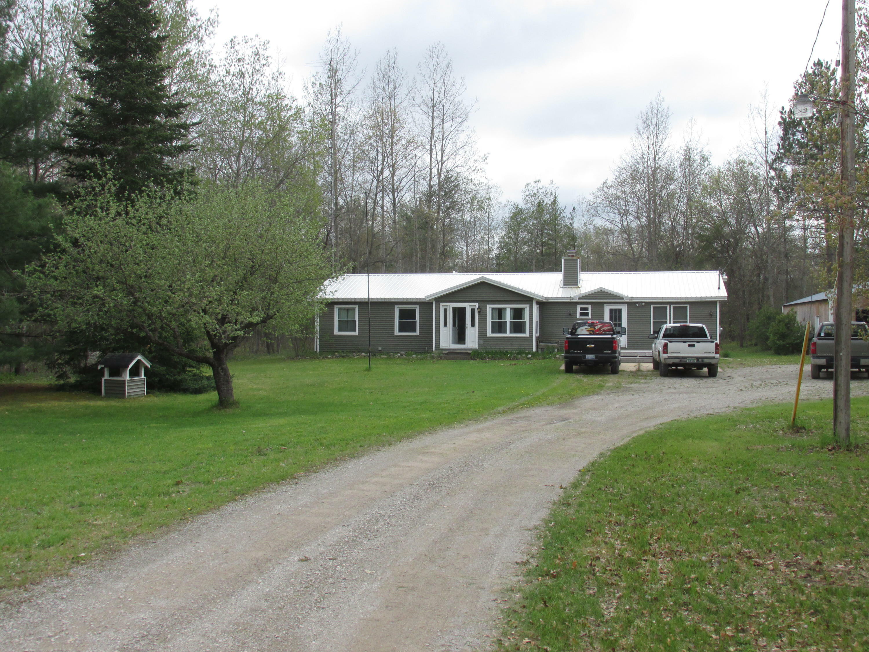 Property Photo: 2005 Onaway Road MI 49749