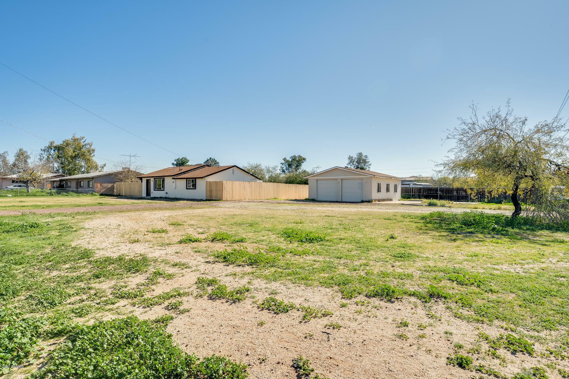 Property Photo:  2811 E Siesta Lane  AZ 85050 