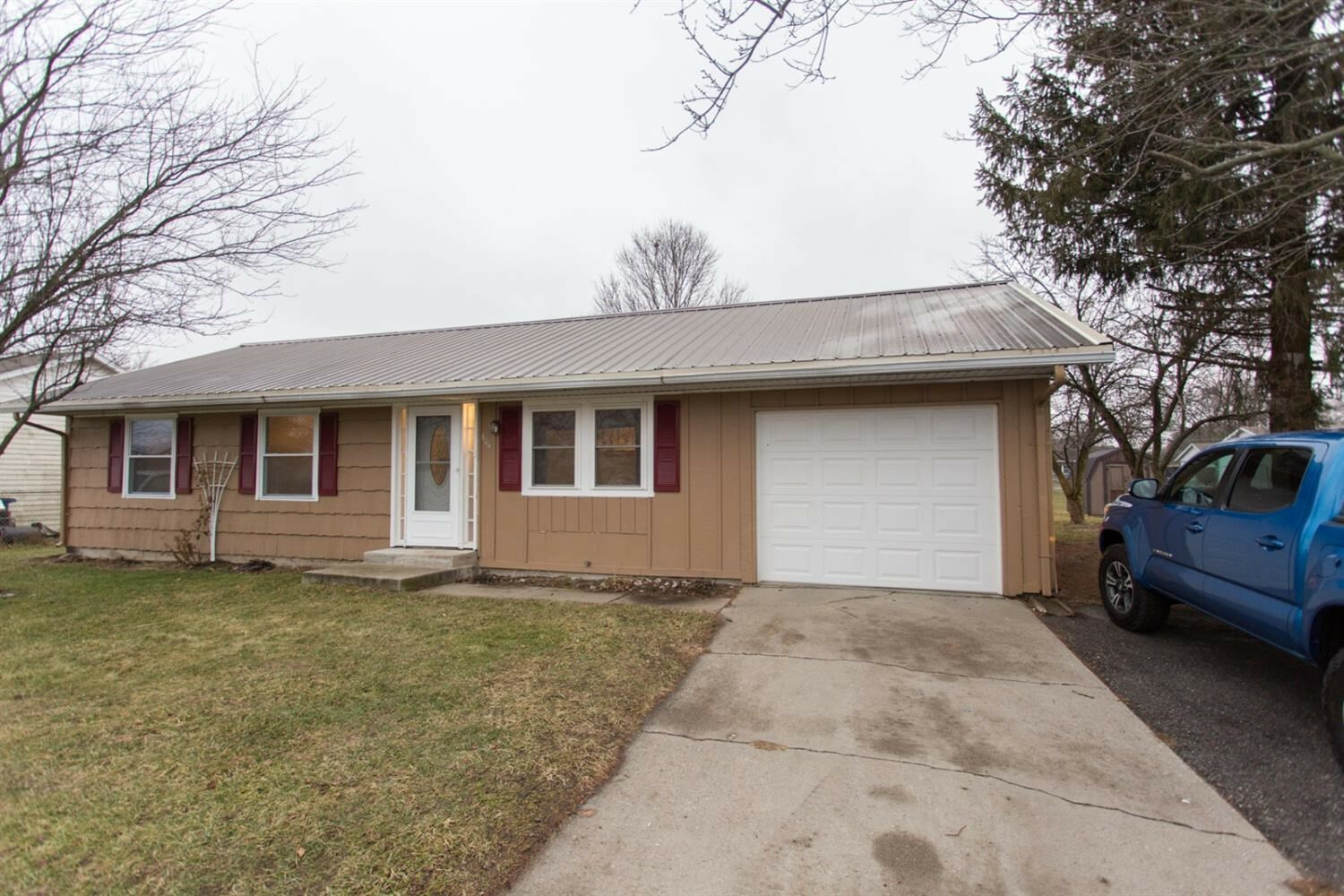 Property Photo:  604 Exeter Road  IN 46346 