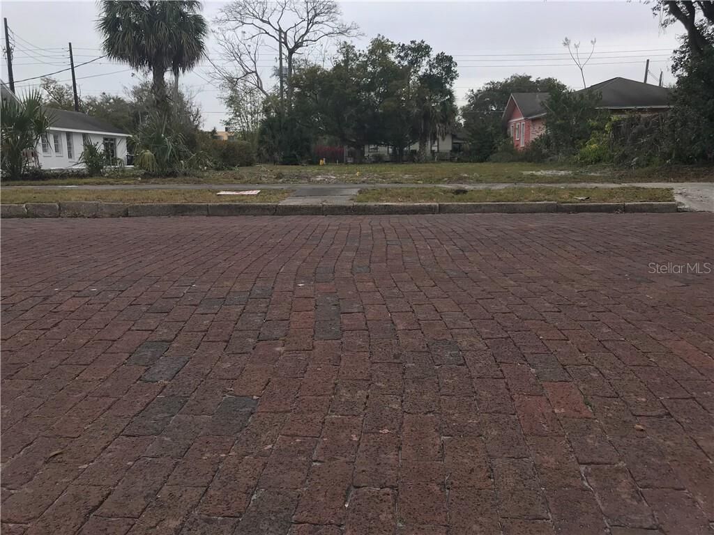 Property Photo: 1217 Illinois Street FL 32803