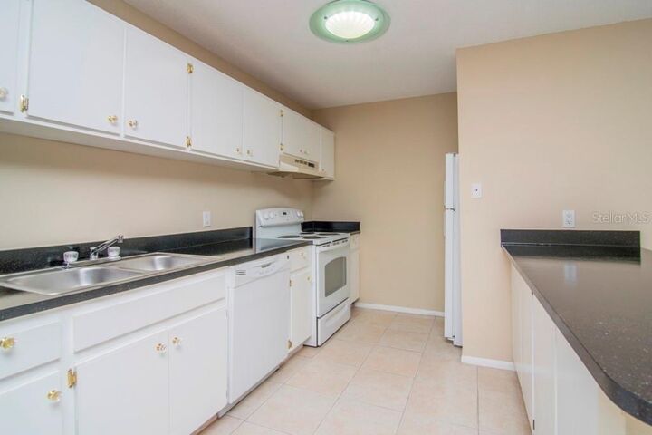 Property Photo: 9481 Highland Oak Drive 313 FL 33647