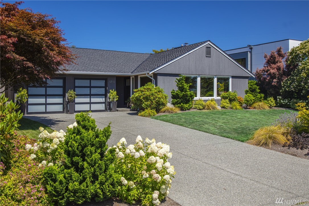Property Photo:  9710 NE 13th Street  WA 98004 