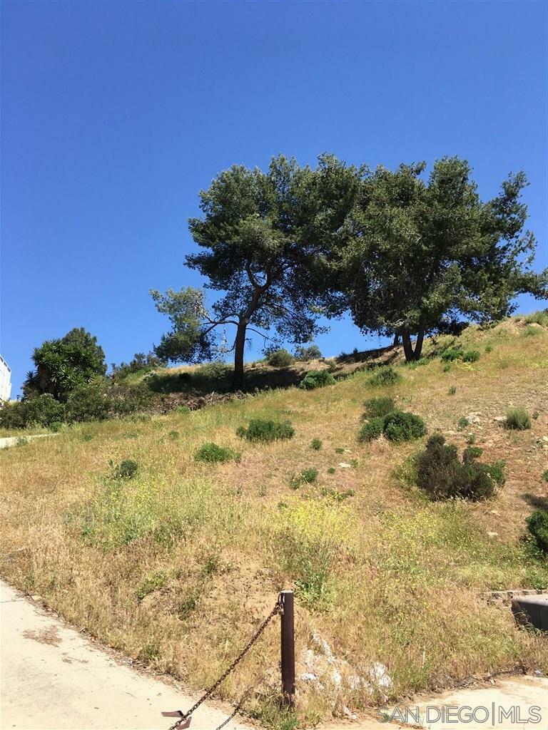 Property Photo: 12757 Pedriza Dr. 13 CA 92064