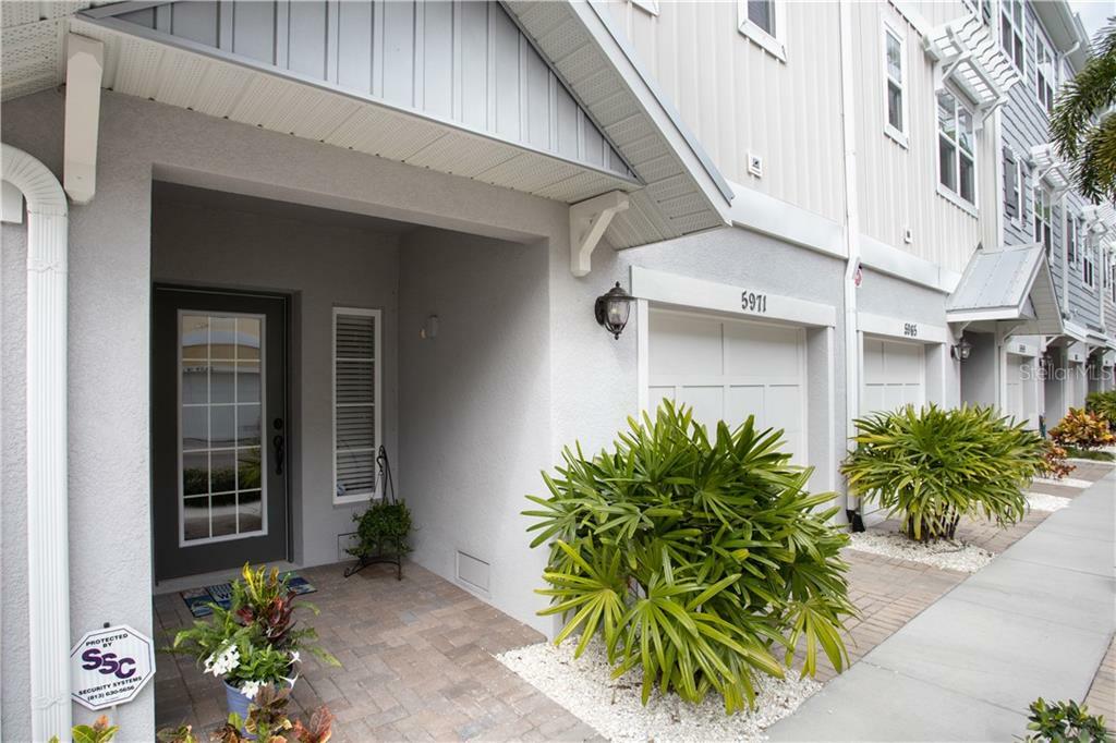 Property Photo: 5971 Anchorage Way S FL 33712