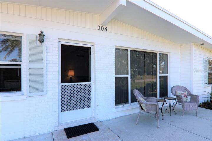 Property Photo:  308 Glen Oak Road  FL 34293 