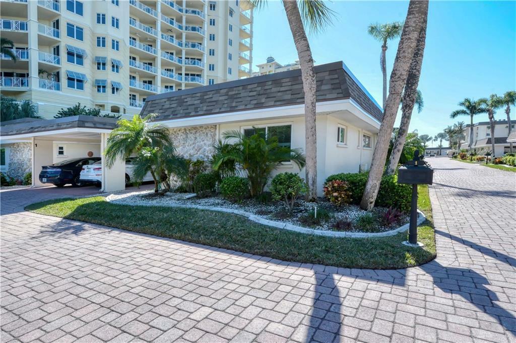 Property Photo:  1900 Benjamin Franklin Drive Villa2  FL 34236 