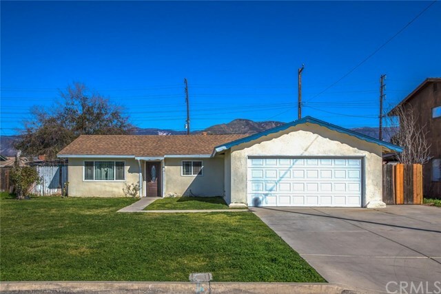 Property Photo: 27354 Hibiscus Street CA 92346