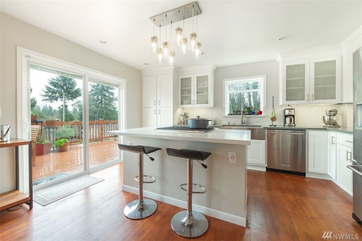 Property Photo: 10858 11th Avenue SW WA 98146