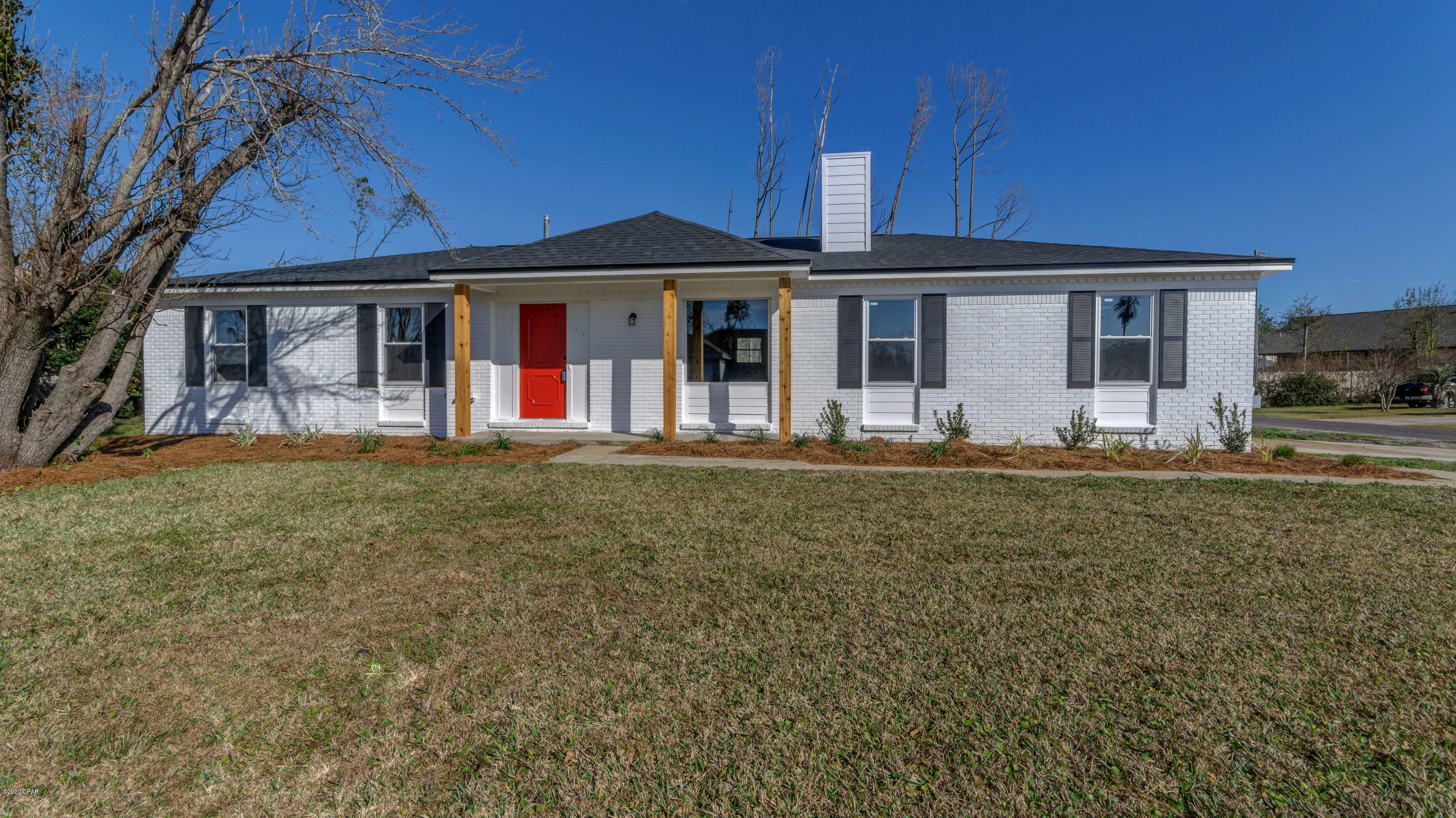 Property Photo: 3728 Greentree Place FL 32405