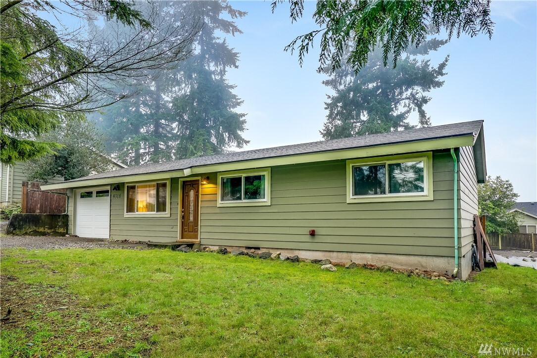 Property Photo: 9318 62nd Place SE WA 98290
