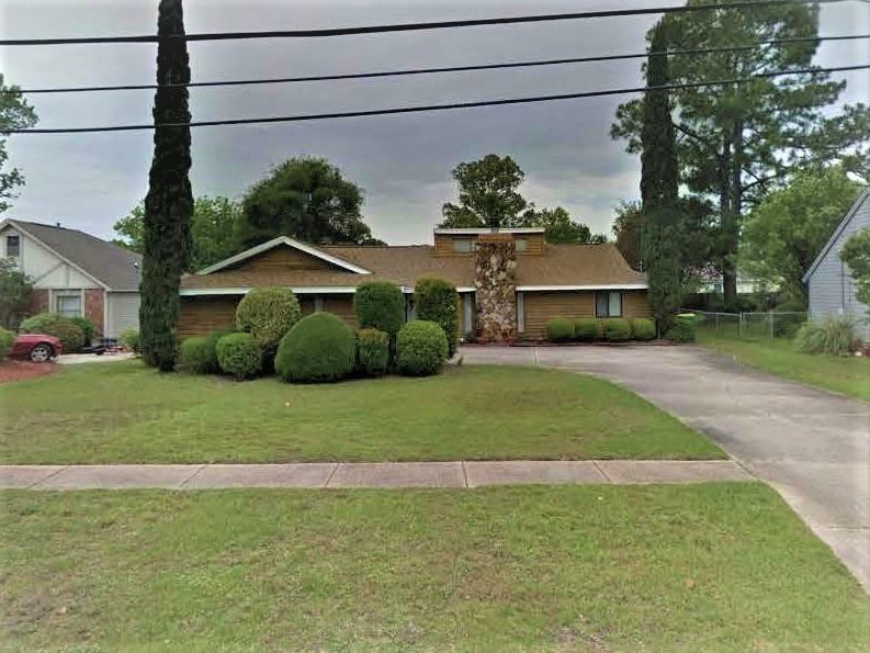 Property Photo:  600 Brian Circle  FL 32569 