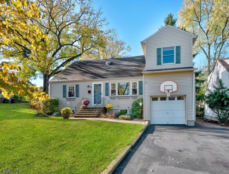 Property Photo:  22 Mt Pleasant Pl  NJ 07052 