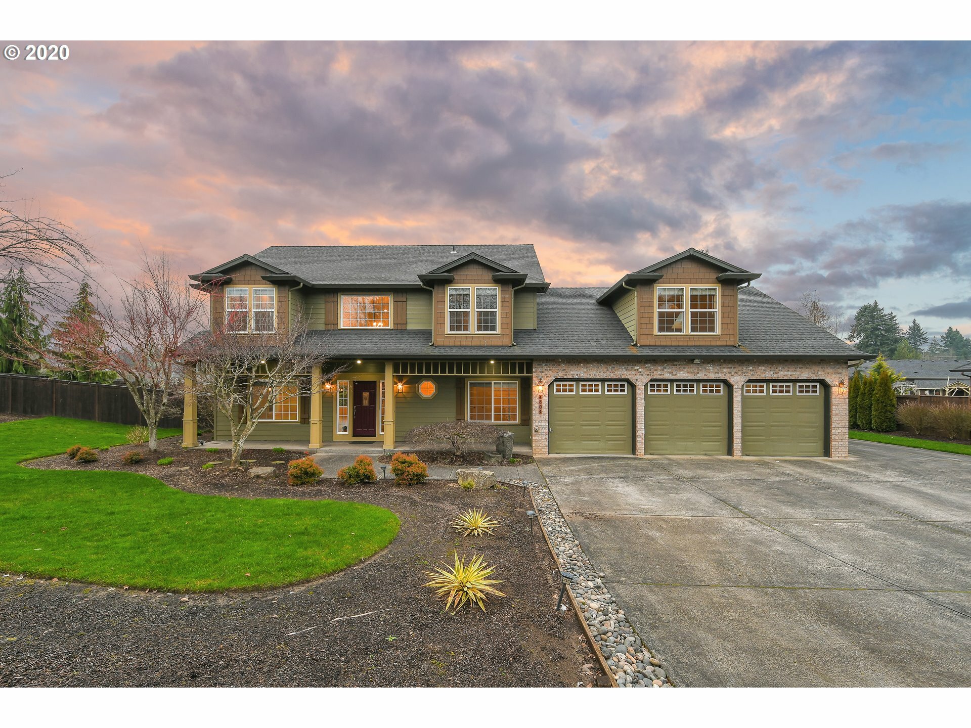 Property Photo:  4804 NE 125th Cir  WA 98686 