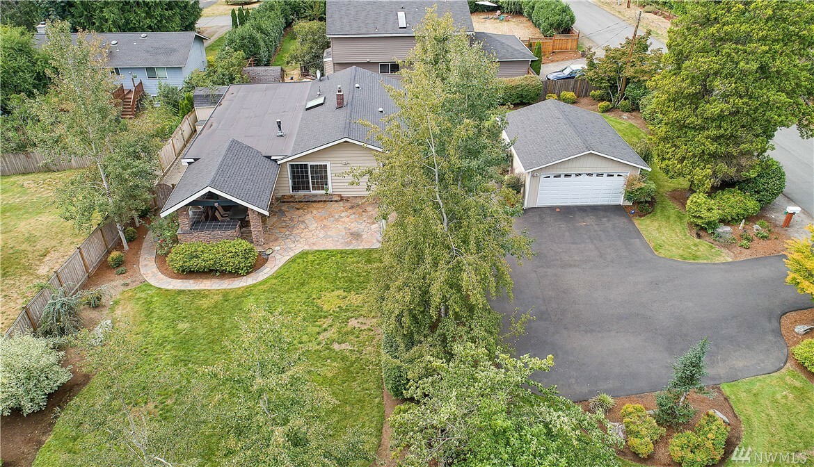 Property Photo:  21525 SE 24th St  WA 98075 