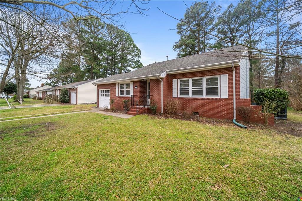 Property Photo:  1220 Boxwood Drive  VA 23323 