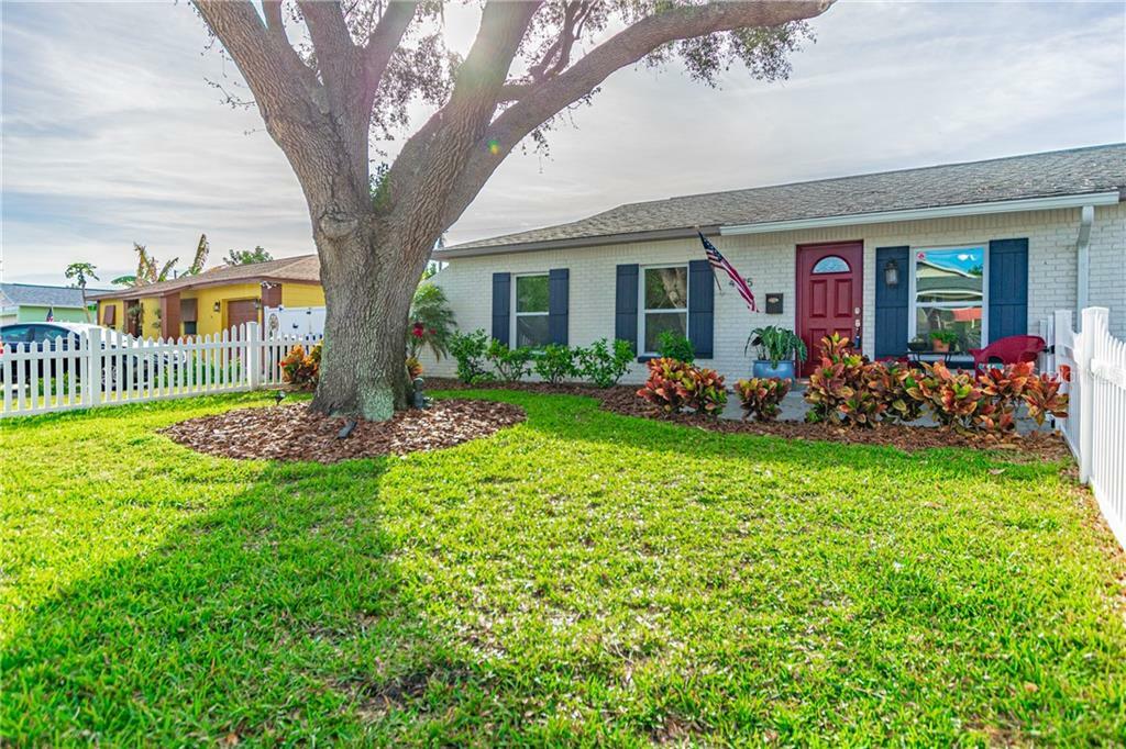Property Photo: 4135 Beach Drive SE FL 33705