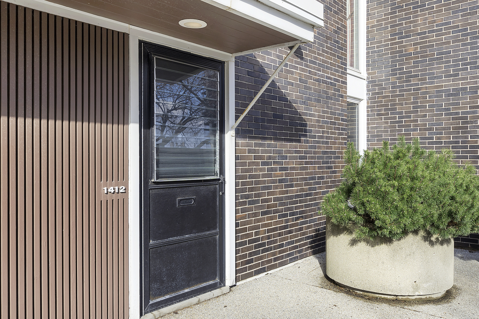 Property Photo:  1412 North Sandburg Terrace  IL 60610 