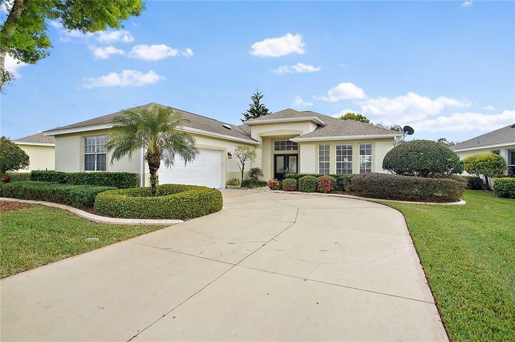 Property Photo:  8045 Pine Hollow Drive  FL 32757 