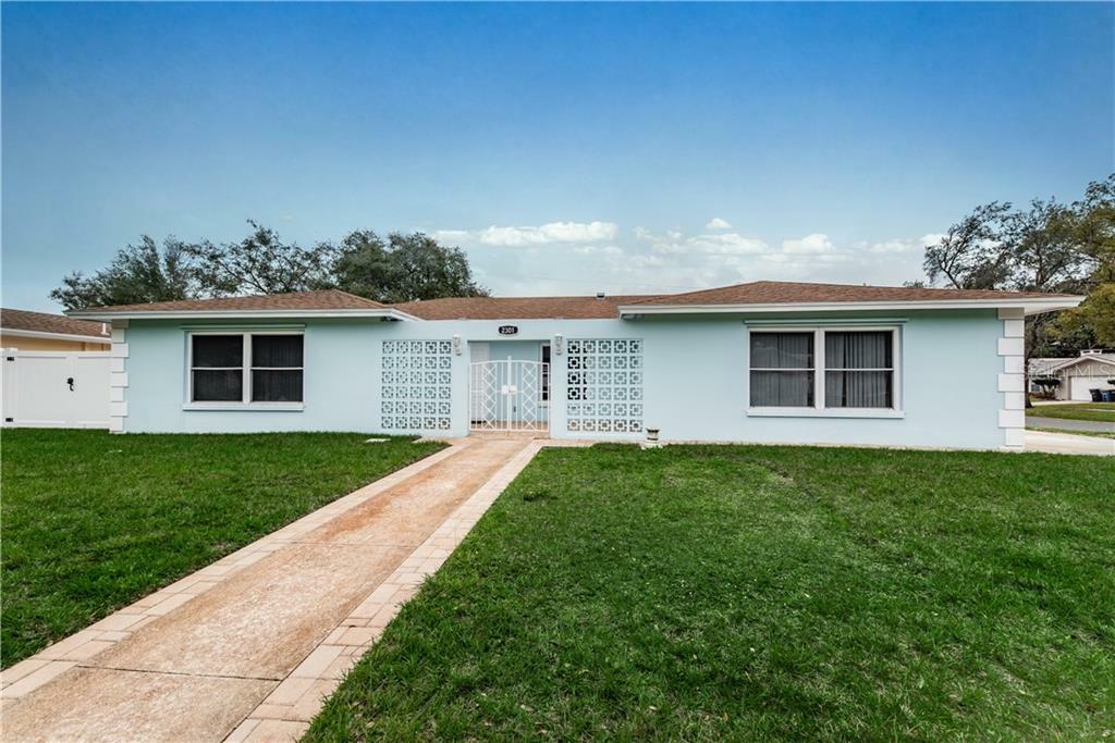 Property Photo:  2301 Saint Charles Drive  FL 33764 