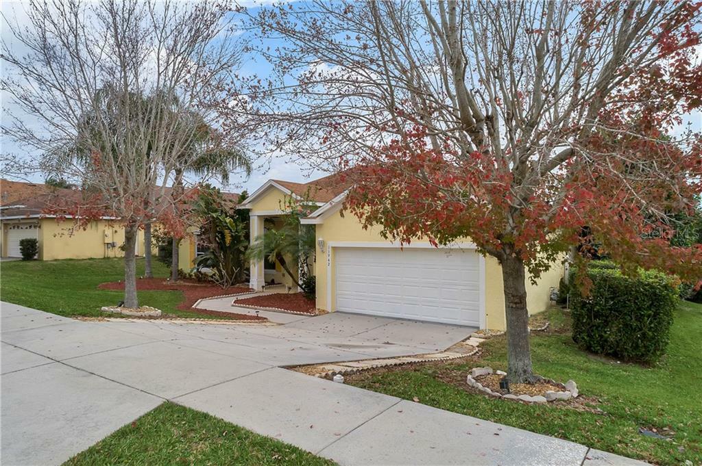 Property Photo:  11942 Willow Grove Lane  FL 34711 