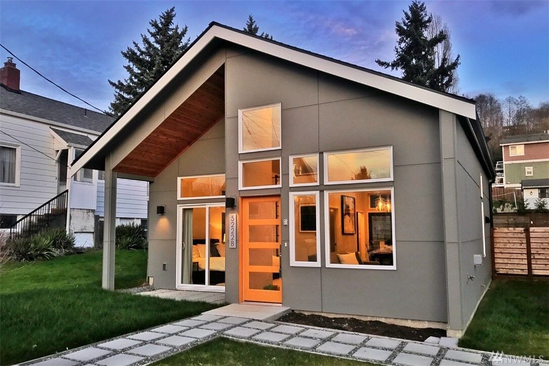 Property Photo: 5222 17th Avenue S B WA 98108