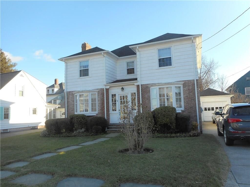 Property Photo: 11 Harbour Ter RI 02905