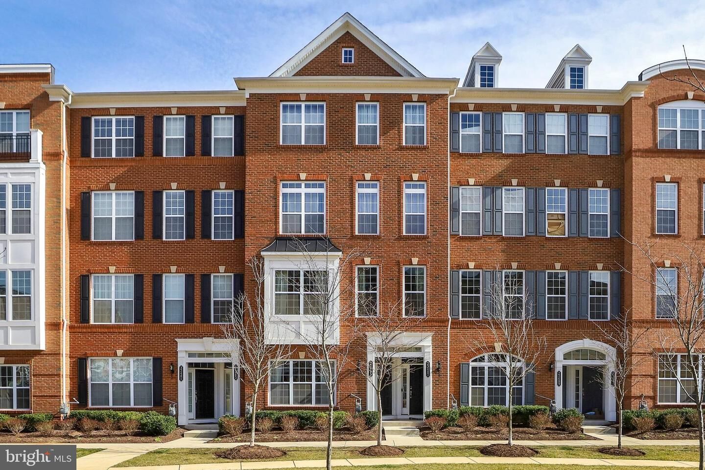 Property Photo: 23485 Aldie Manor Terrace VA 20148