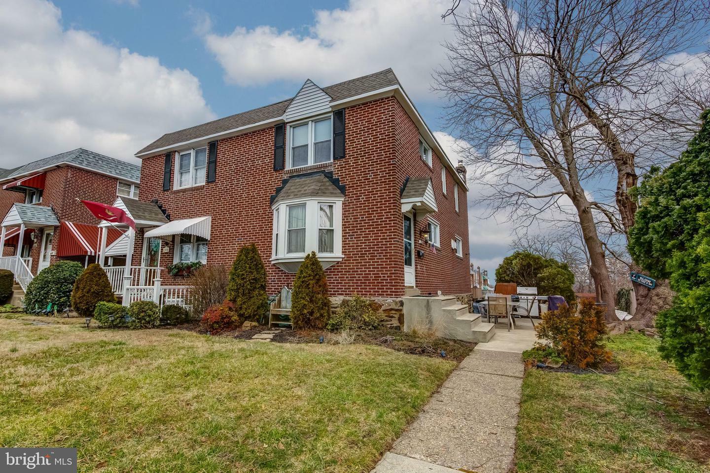 Property Photo:  323 N Oak Avenue  PA 19018 