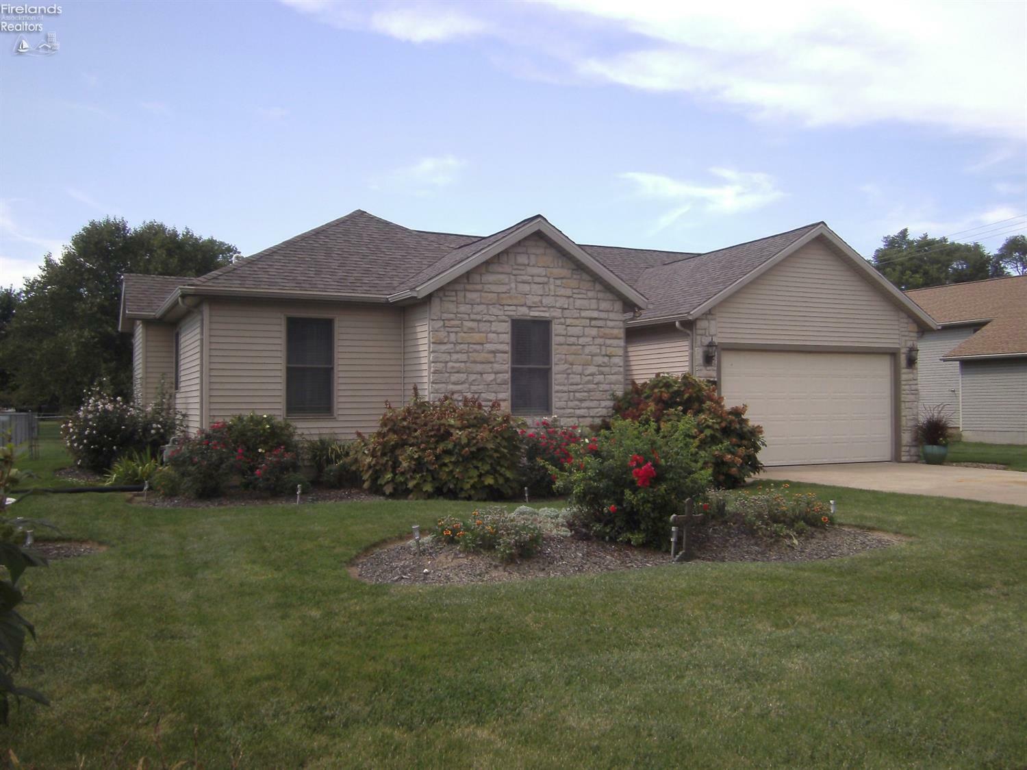 Property Photo:  462 Mill Pond Drive  OH 44870 
