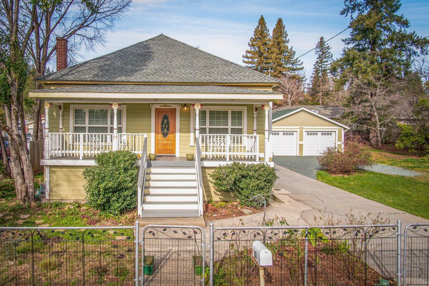 Property Photo: 118 Carpenter Street CA 95945