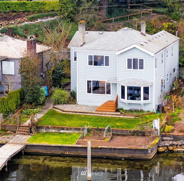 Property Photo: 9738 Lake Shore Boulevard NE WA 98115