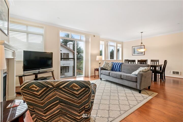 Property Photo:  505 5th Avenue S 313  WA 98020 