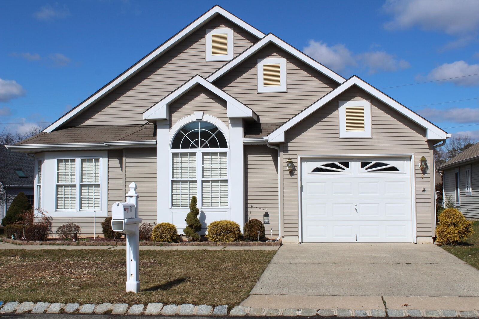 Property Photo:  8 Merion Lane  NJ 08527 