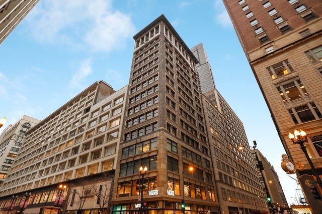 Property Photo: 6 E Monroe Street 1301 IL 60603