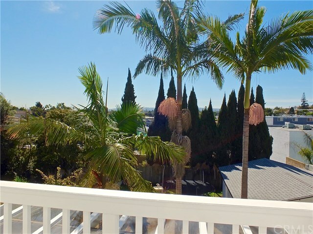 Property Photo: 1726 Mathews Avenue CA 90266