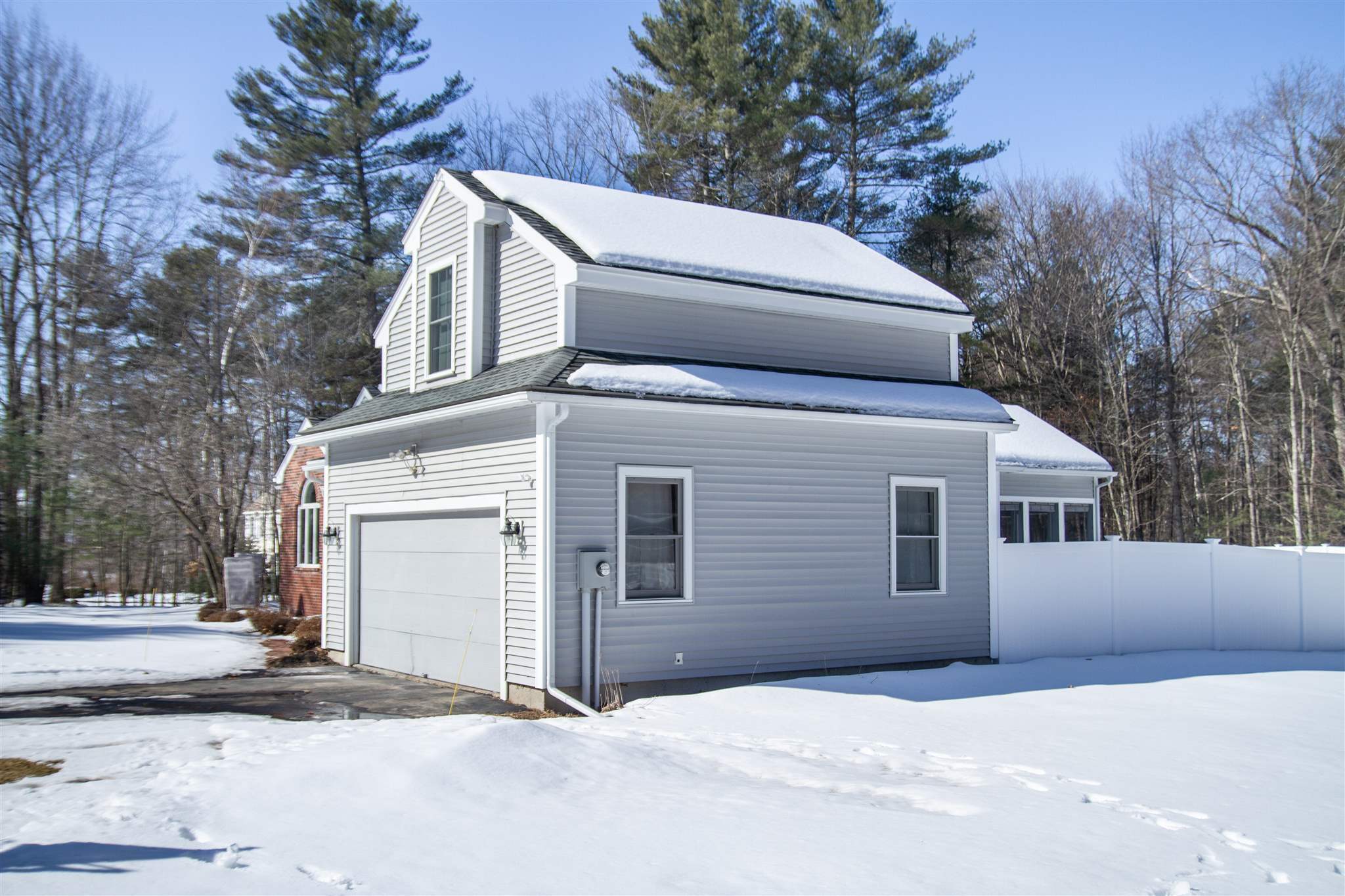 Property Photo:  29 Oakmont Drive  NH 03301 