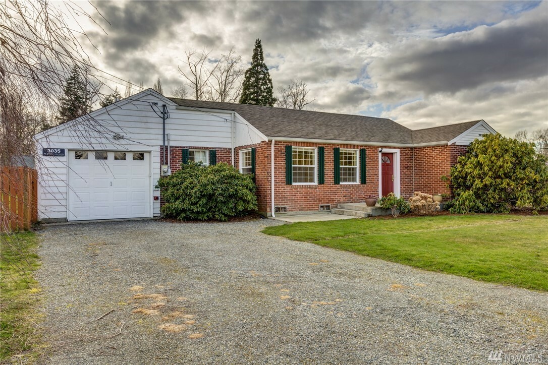 Property Photo:  3035 Cherrywood Ave  WA 98225 