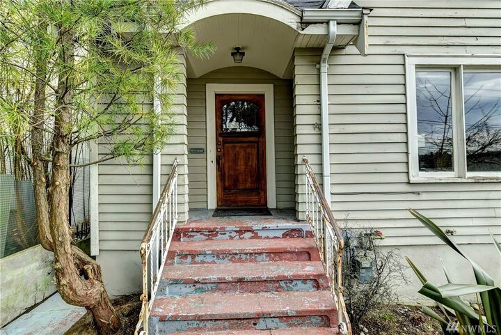 Property Photo: 2506 30th Avenue S WA 98144