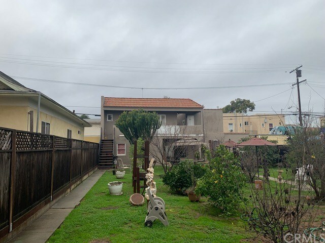 Property Photo: 1121 Pacific Avenue CA 90813